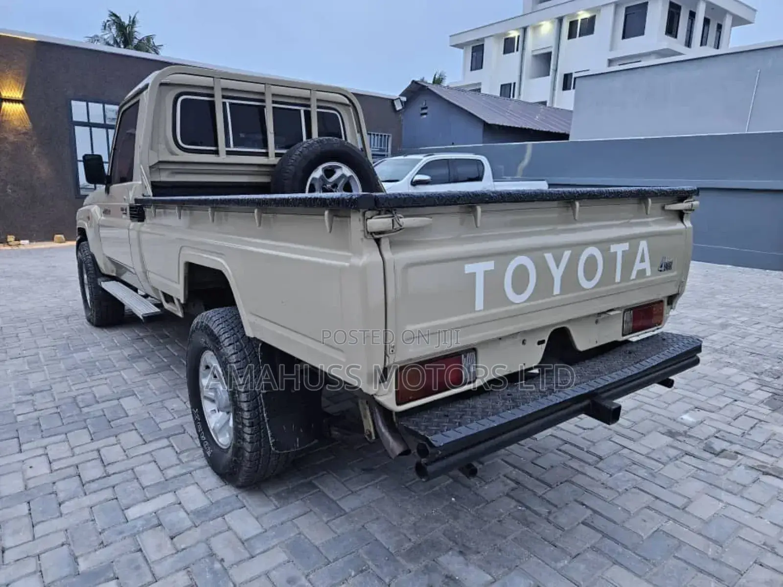 Toyota Land Cruiser 2012 Beige