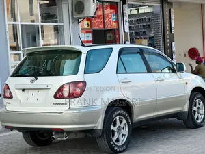 Toyota Harrier 2.2 16V 4WD 2001 White