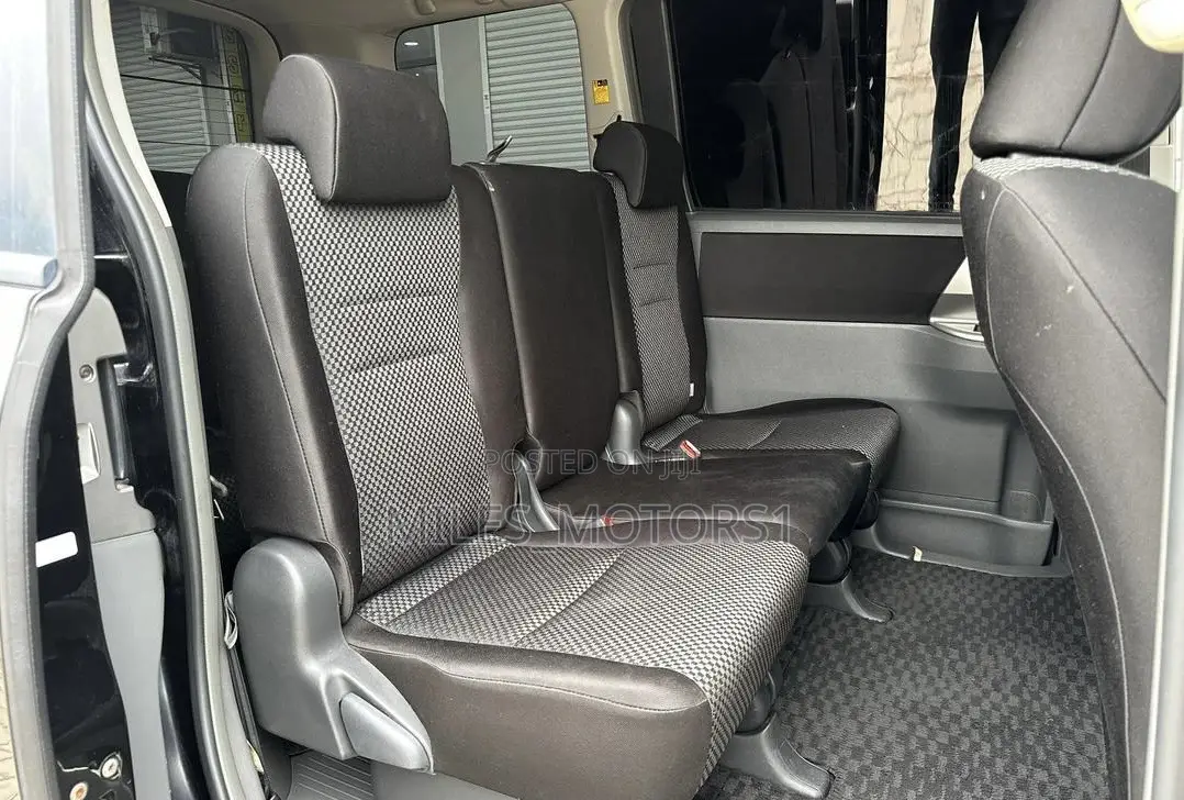 Toyota Noah 2008 Black