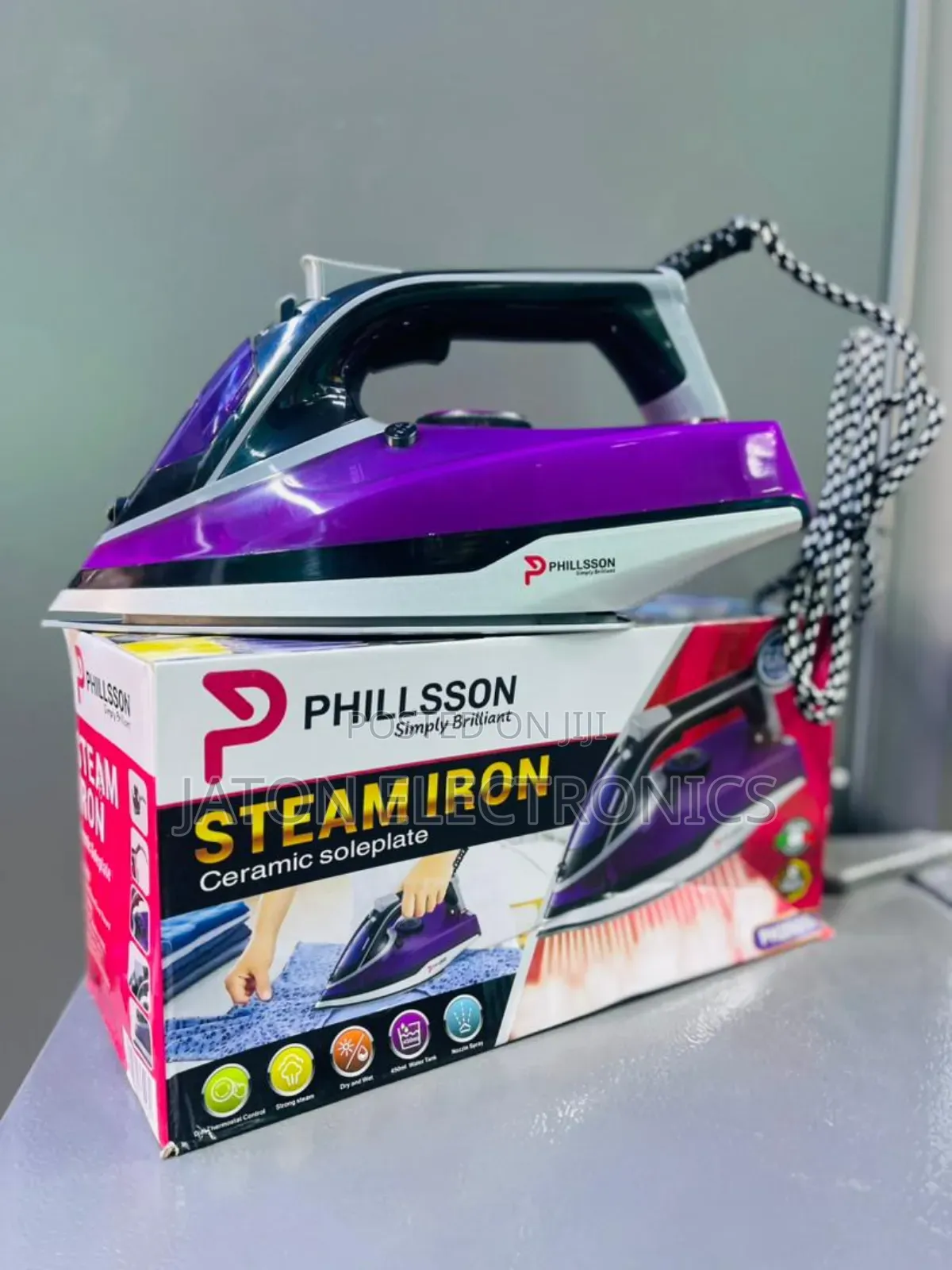 Phillsson Steam Iron