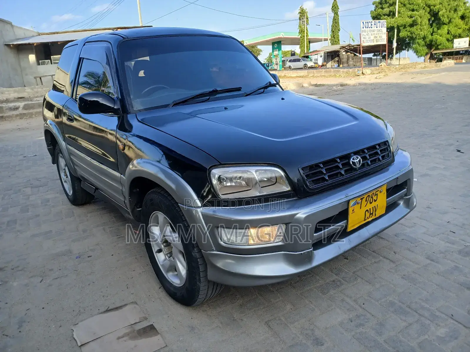 Toyota RAV4 Base 4x4 1999 Black