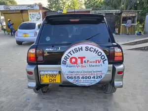 Toyota RAV4 Base 4x4 1999 Black