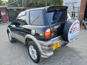 Toyota RAV4 Base 4x4 1999 Black