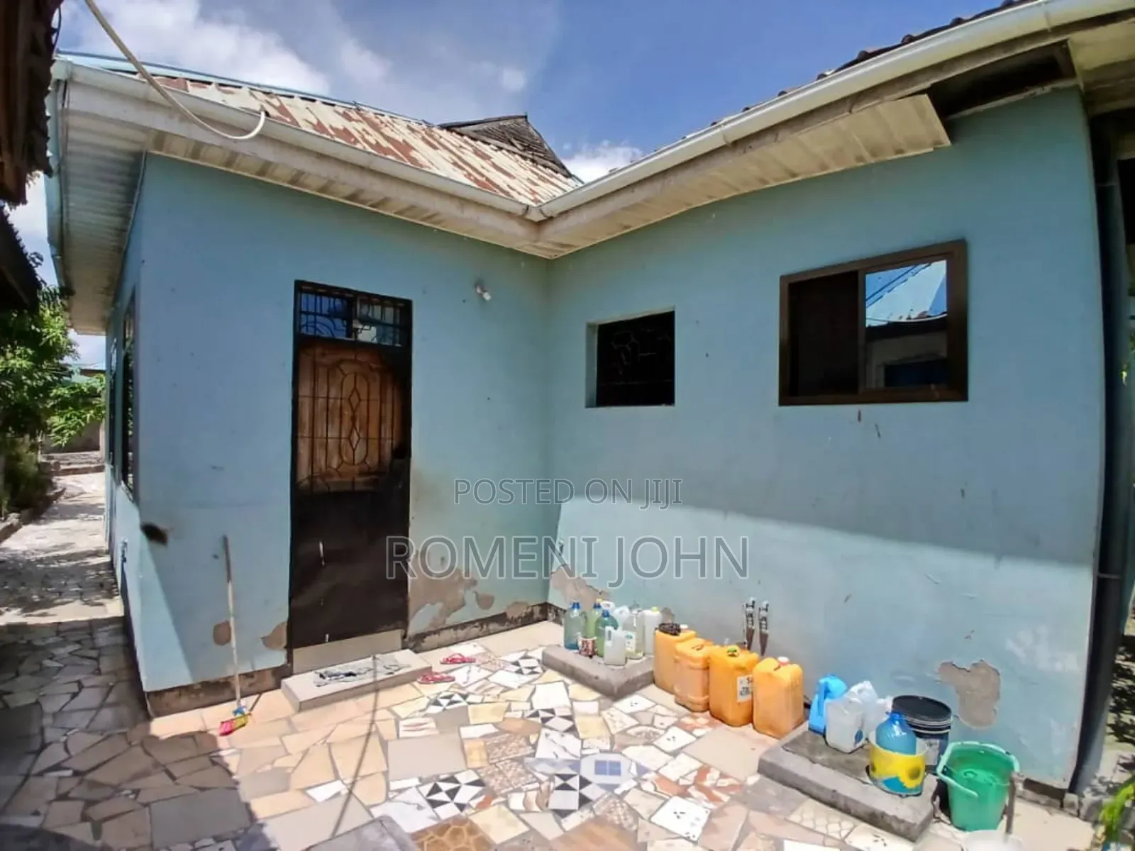 8bdrm Apartment in Tanzania Daresalaam, Ilala for sale