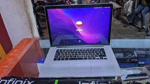 Laptop Apple MacBook Pro 2015 16GB Intel Core I7 SSD 256GB