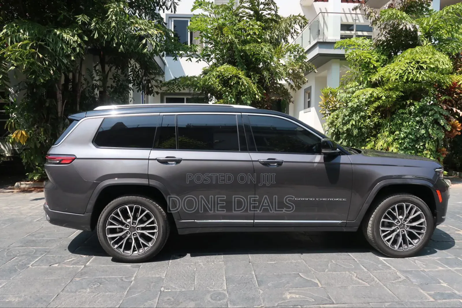 Jeep Grand Cherokee 2023 Gray