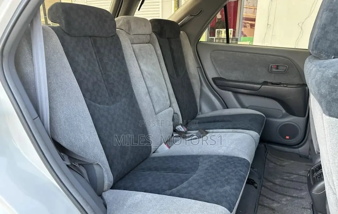 Toyota Harrier 2001 White