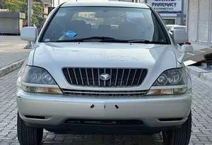 Toyota Harrier 2001 White