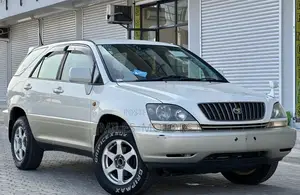 Toyota Harrier 2001 White
