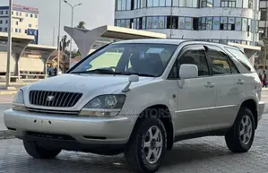Toyota Harrier 2001 White