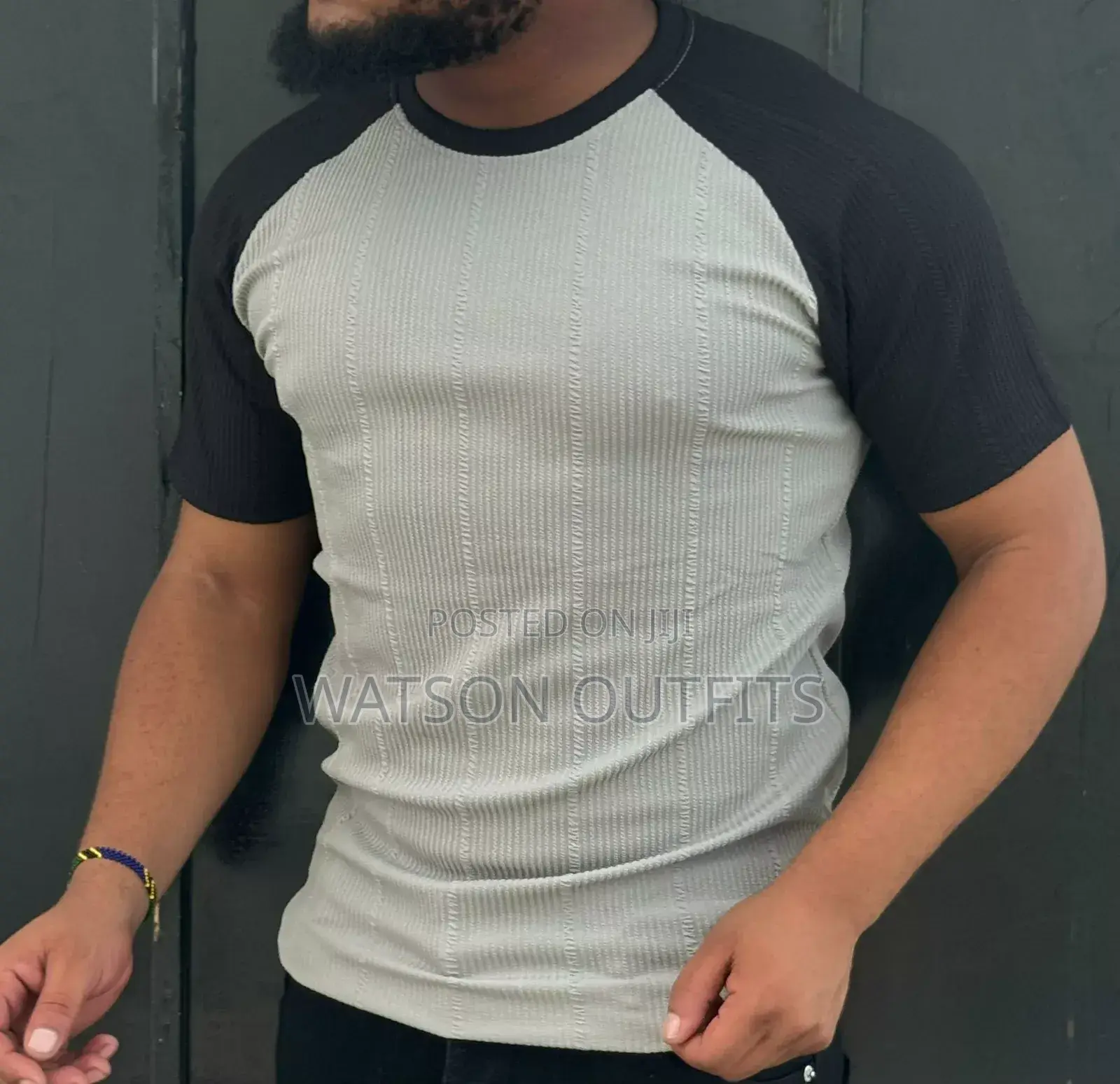 T-Shirts Za Ubora Na Mpya Kabisa