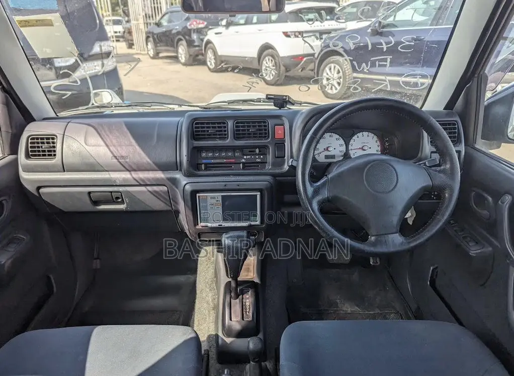 Suzuki Jimny 2000 White