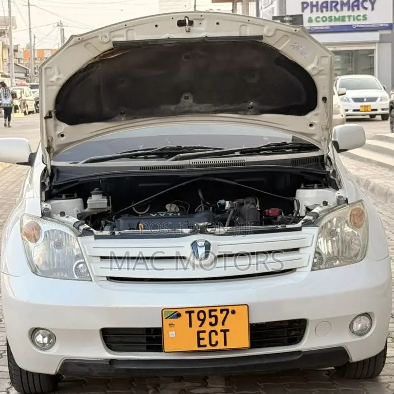 Toyota IST 2009 White