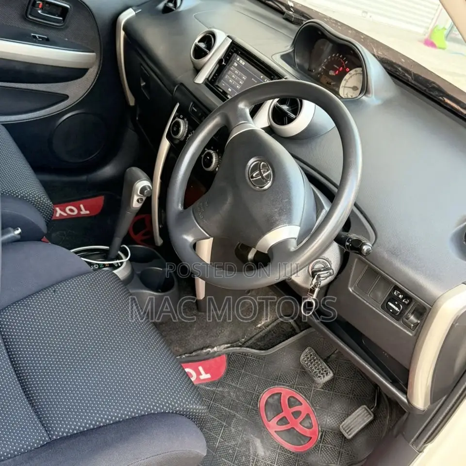 Toyota IST 2009 White