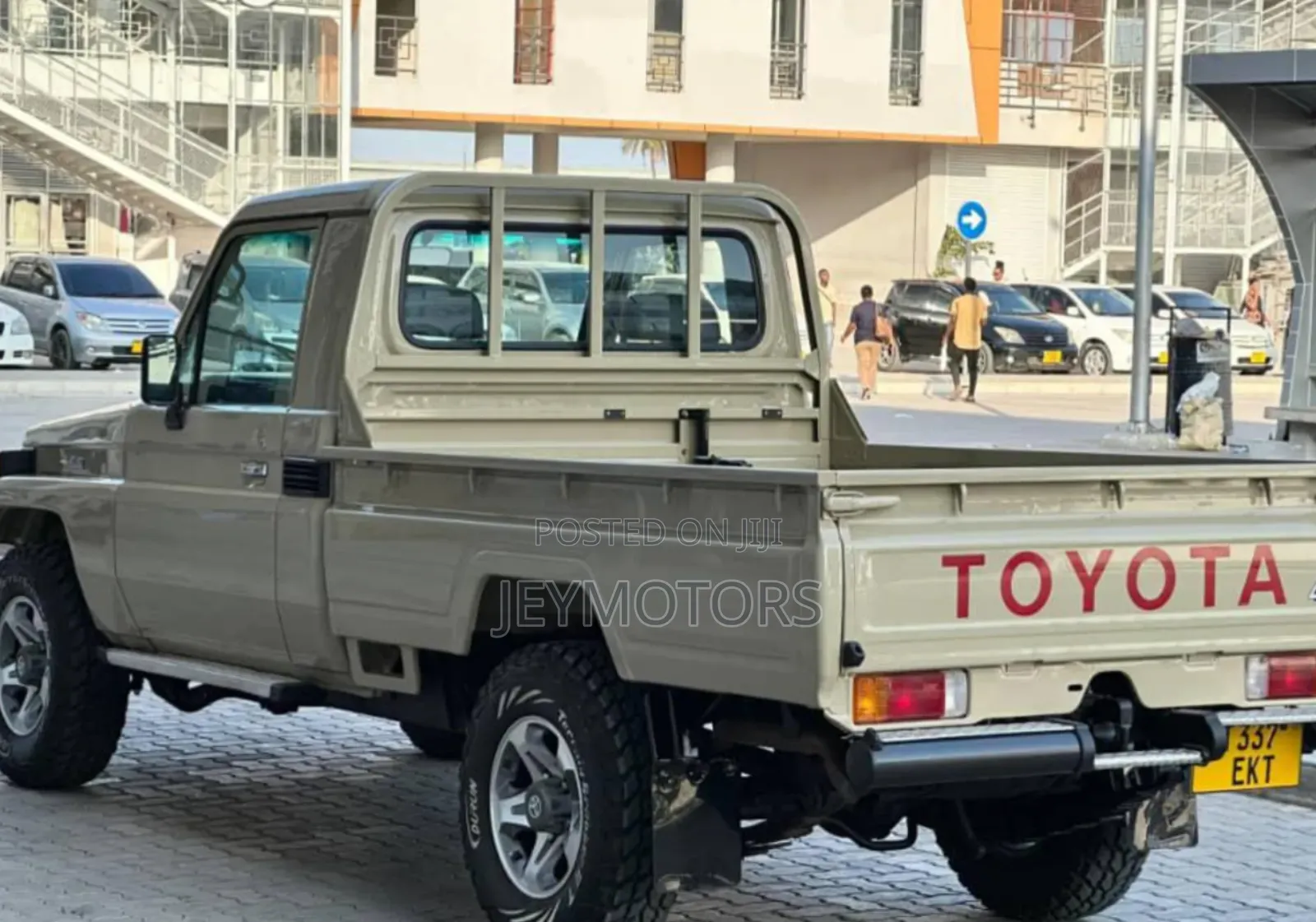 Toyota Land Cruiser 2003 Gold