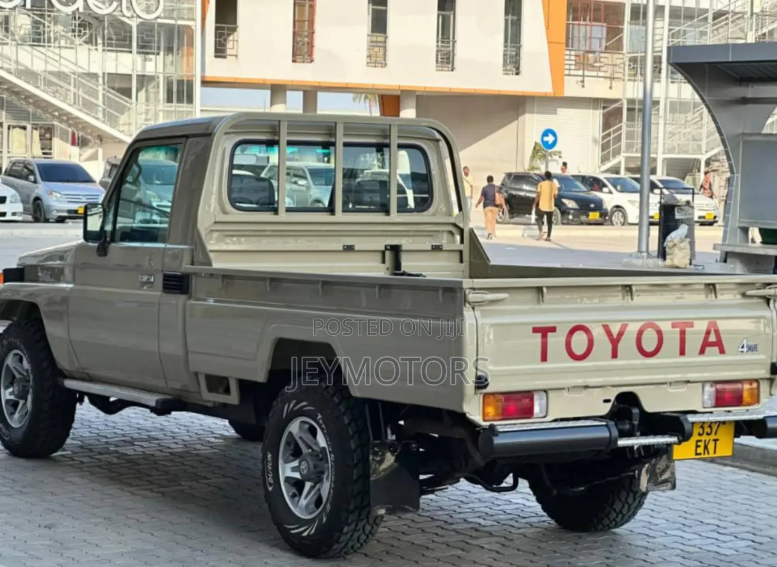 Toyota Land Cruiser 2003 Gold