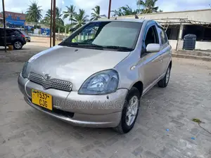 Toyota Vitz 1.0 FWD 5dr 2001 Silver