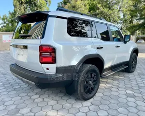 Toyota Land Cruiser Prado 2023 White