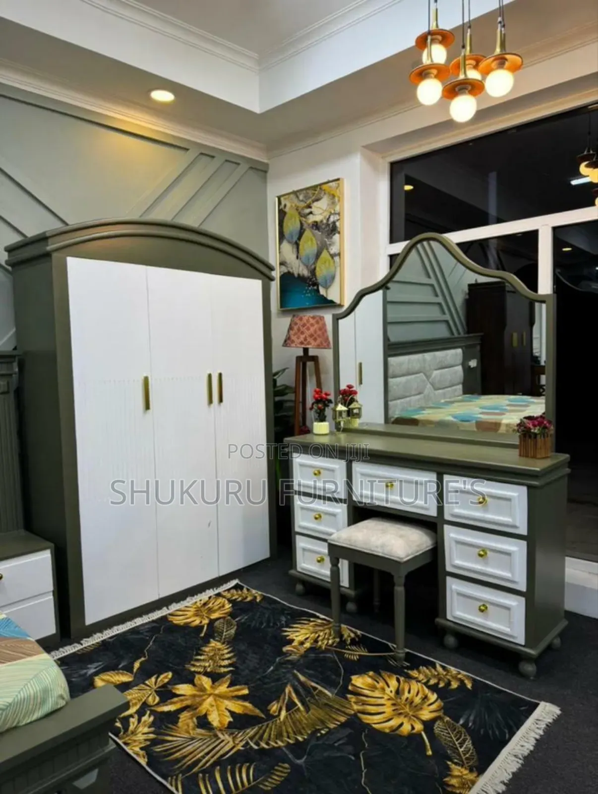 Kabati La Nguo Na Dressing Table