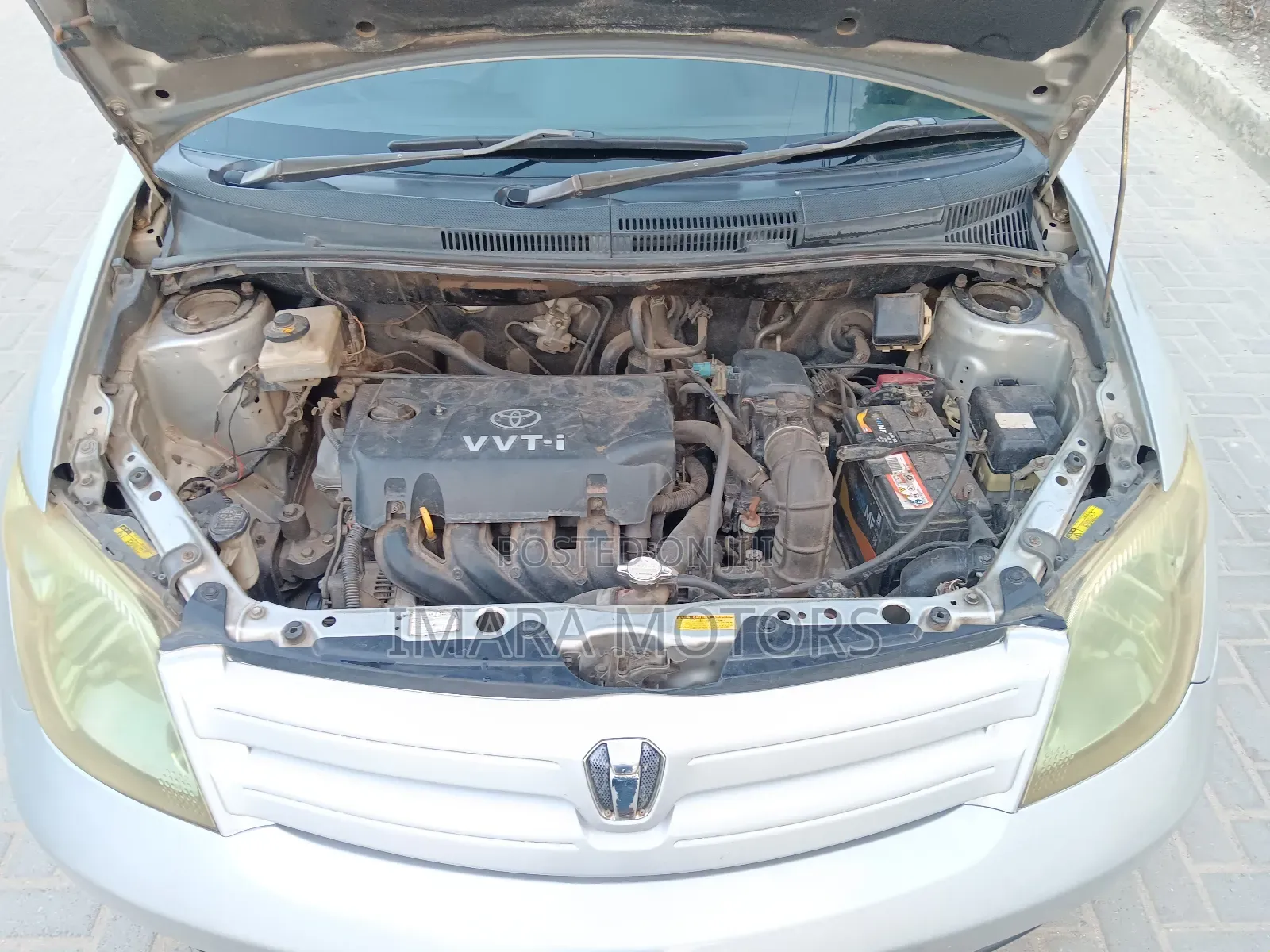 Toyota IST 2005 Silver