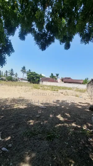 Plot 2in1 at Mbez Beach