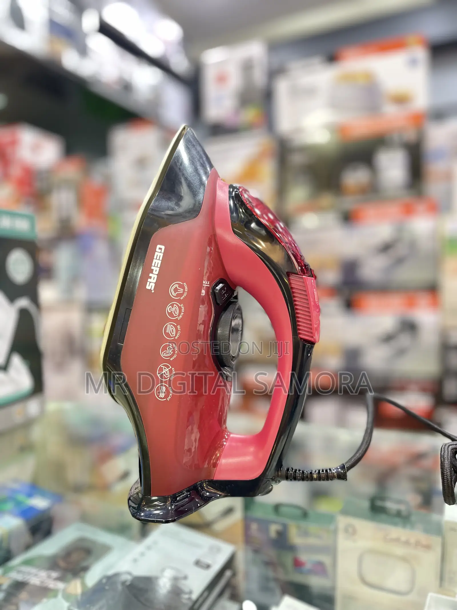 Geepas Steam Iron