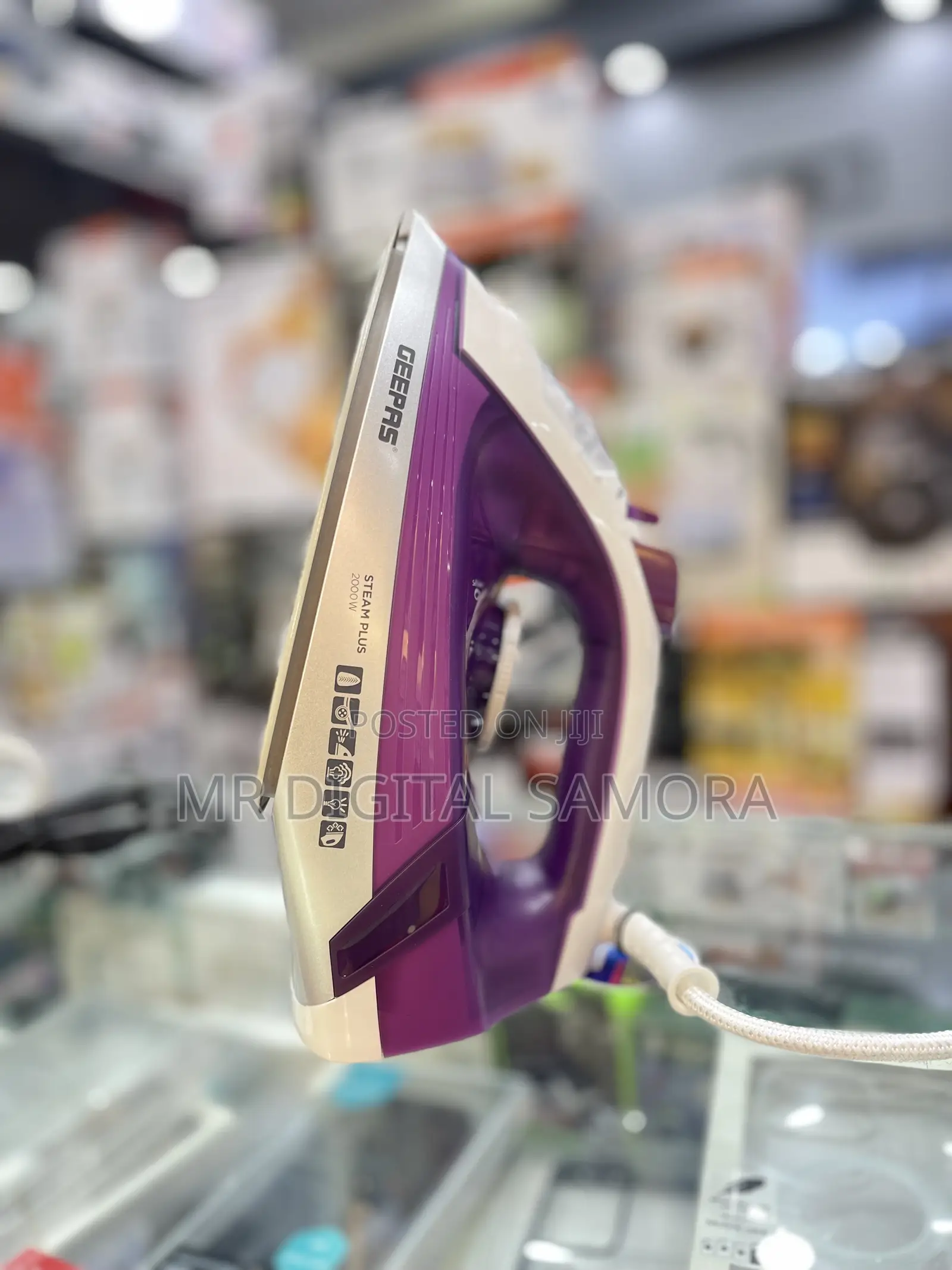 Geepas Steam Iron