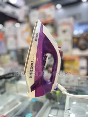 Geepas Steam Iron