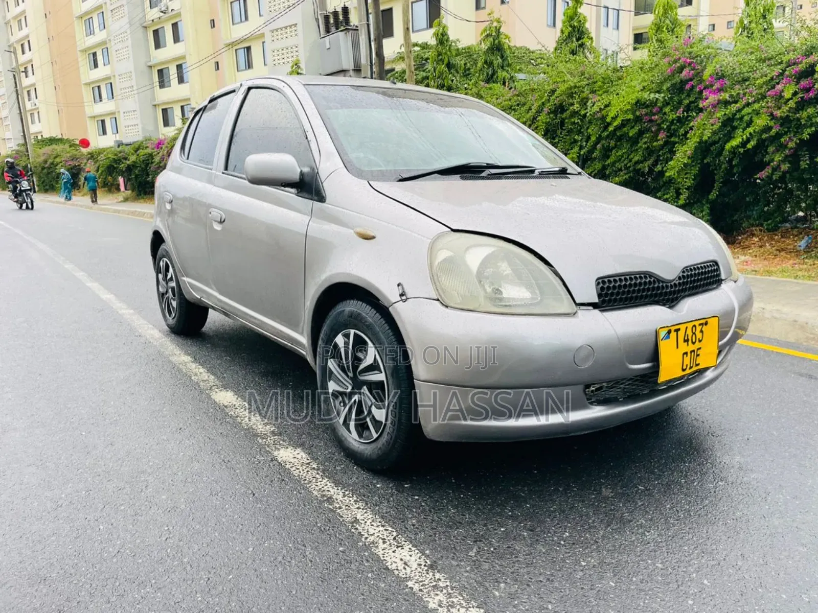 Toyota Vitz 2003 Silver