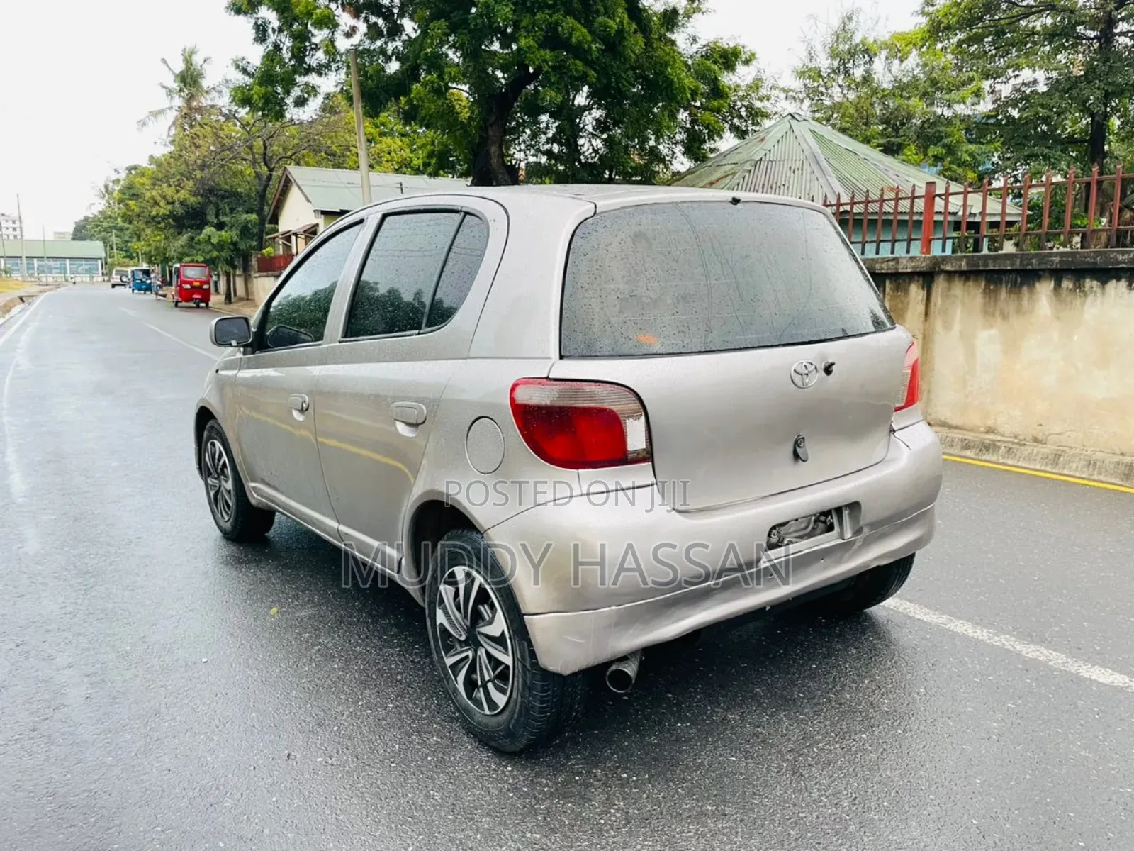 Toyota Vitz 2003 Silver