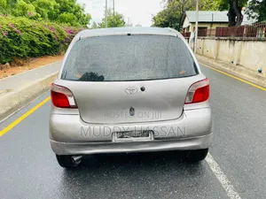 Toyota Vitz 2003 Silver