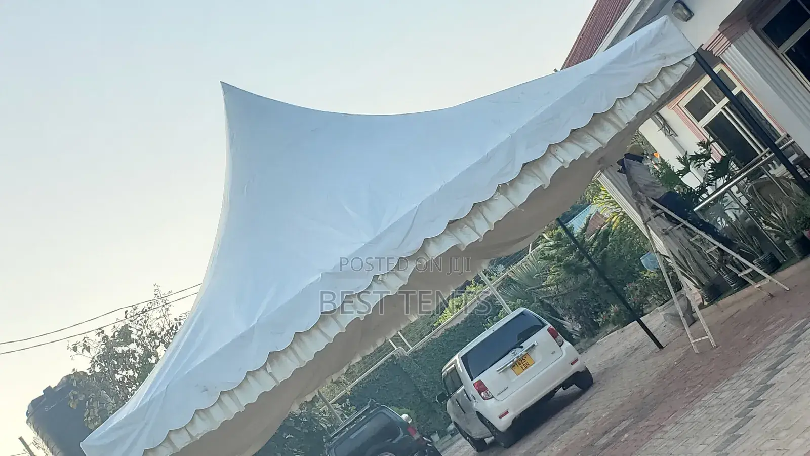 Wauzaji Maturubai Na Tents