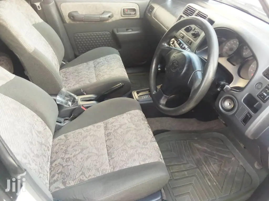 Toyota RAV4 1999 White
