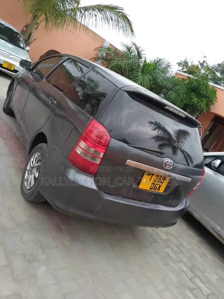 Toyota Wish 2005 Gray