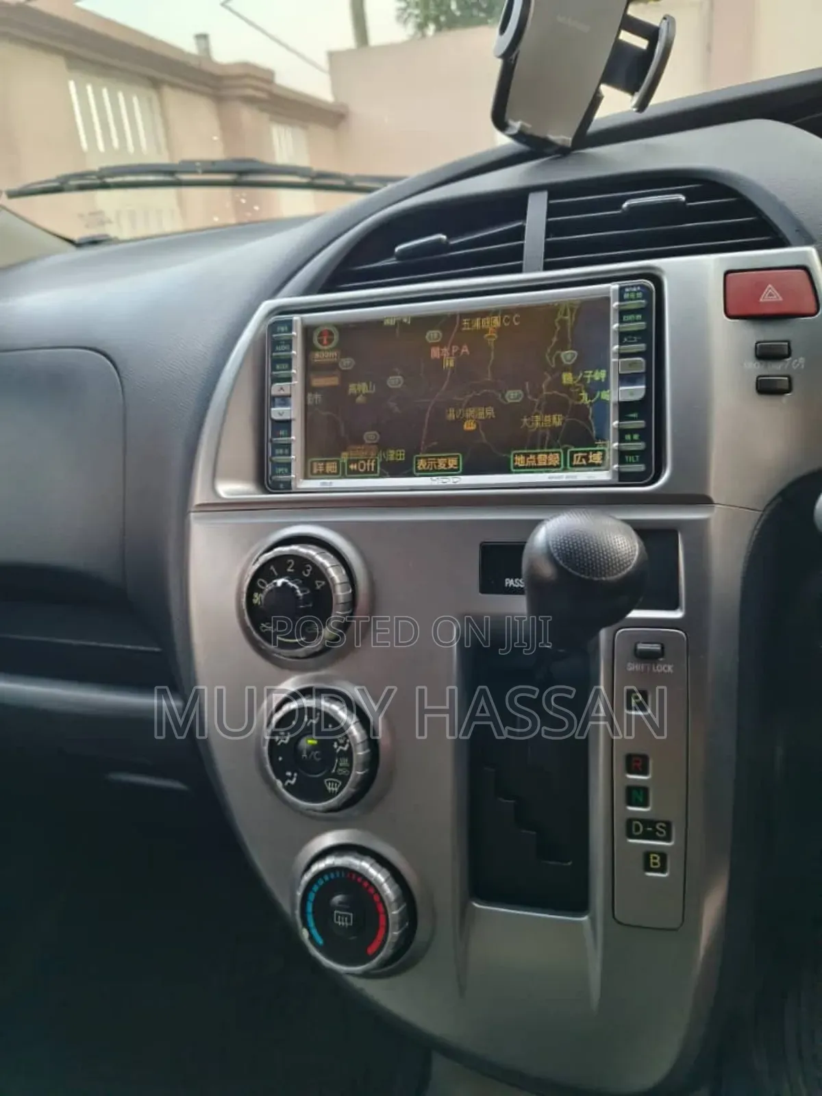 Toyota Ractis 2006 Silver