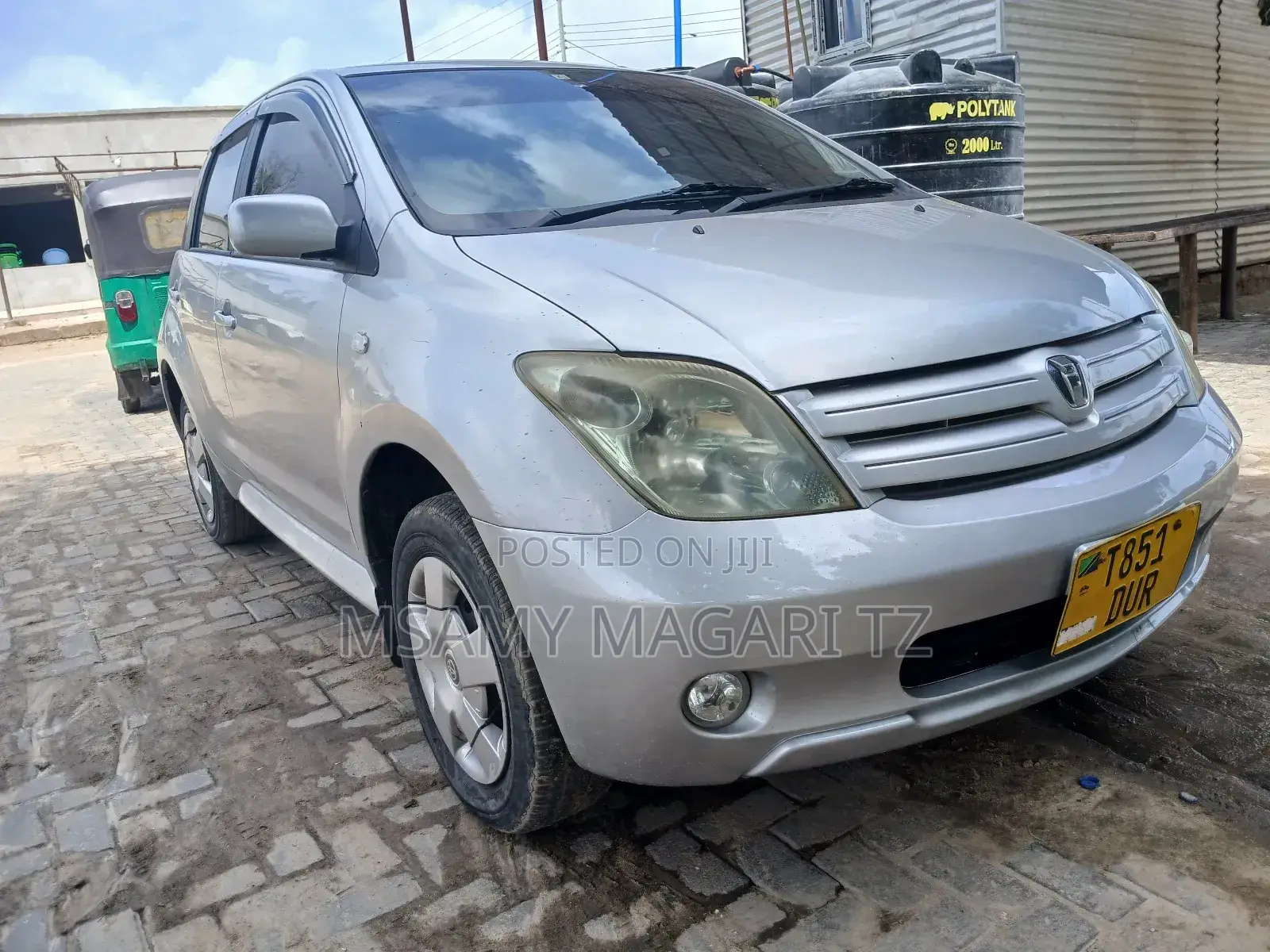 Toyota IST 2004 Silver