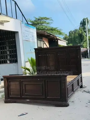 Kitanda Mbao Nzito 5/6, Mbao Ngumu Nyeusi Nzuri Mno