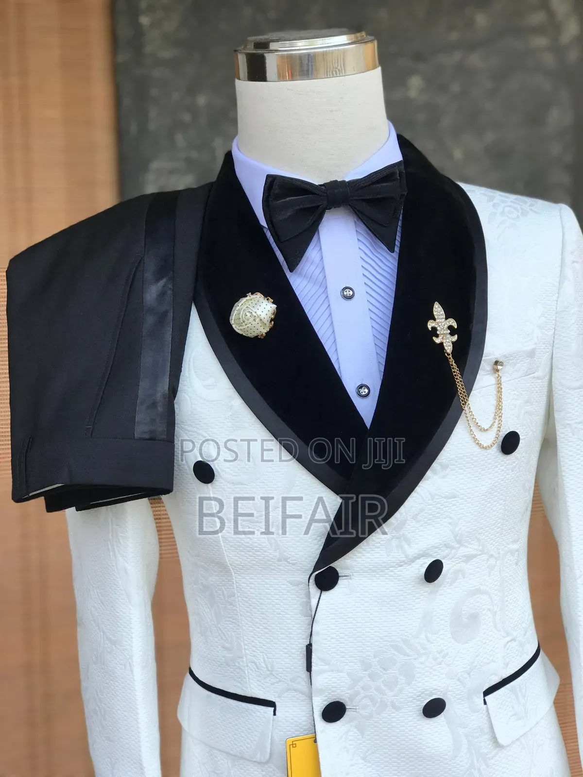 Black and White Double Breasted | Six Buttons Suit | Suti