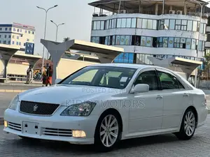 Toyota Crown Royale 2005 White