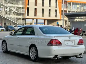 Toyota Crown Royale 2005 White