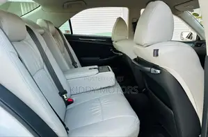 Toyota Crown Royale 2005 White