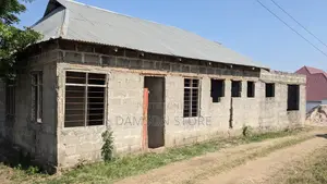 Nyumba Na Kiwanja Kina Uzwa