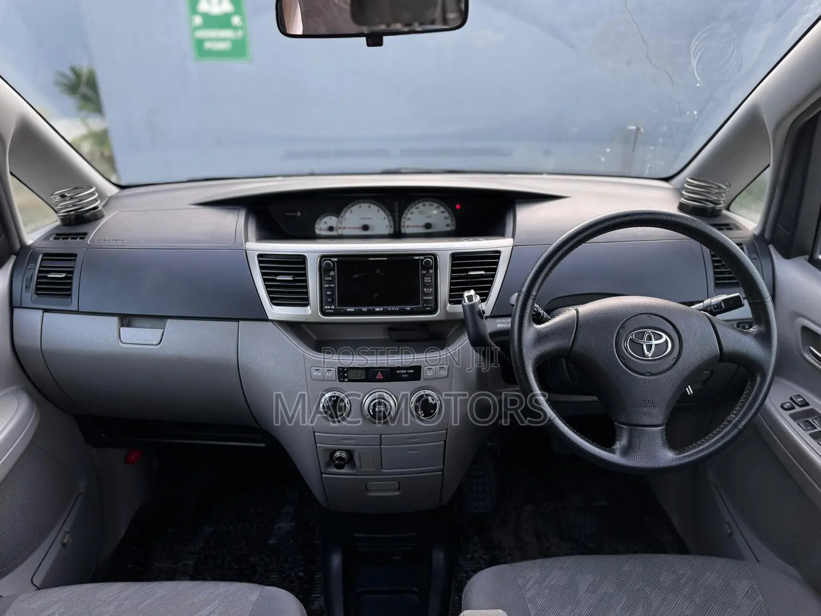 Toyota Noah 2004 Black