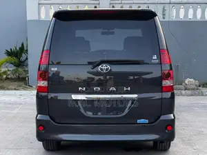 Toyota Noah 2004 Black