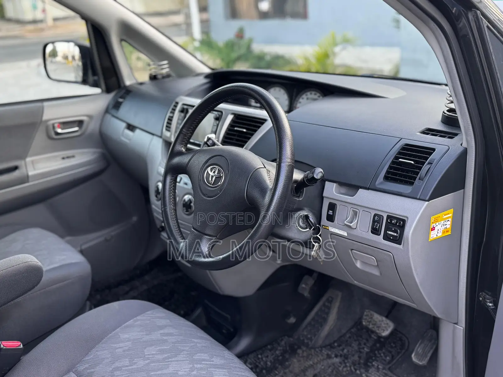 Toyota Noah 2004 Black