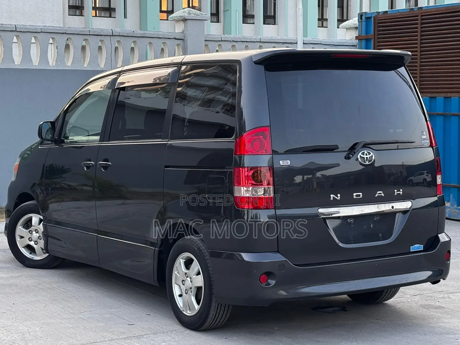 Toyota Noah 2004 Black