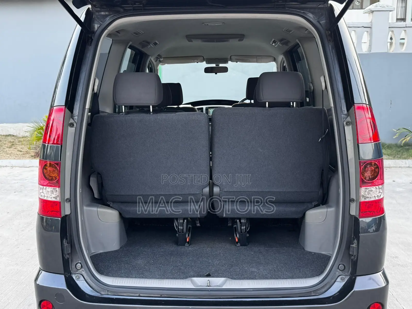Toyota Noah 2004 Black