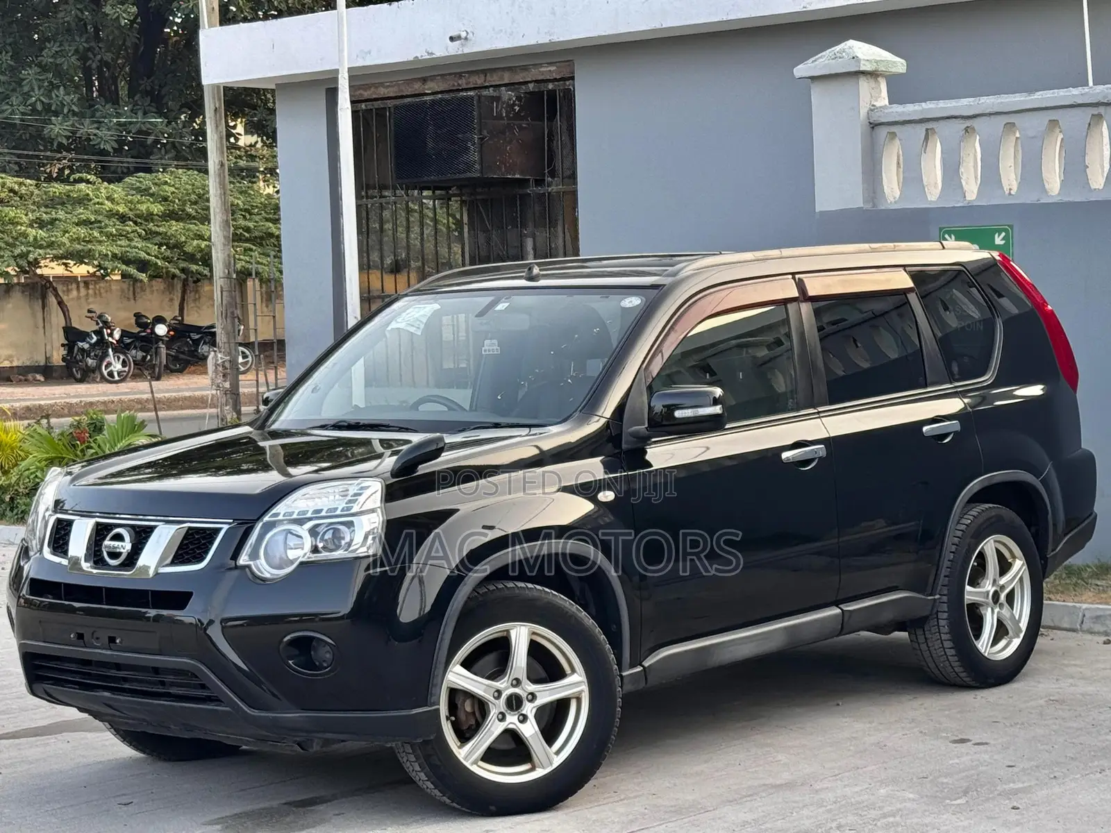 Nissan X-Trail 2012 Black