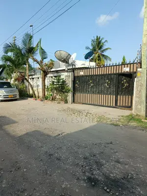 Plot With Demolished House for Sale in Kijitonyama Heko.