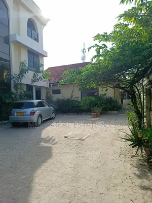 9bdrm House in Kijitonyama for sale